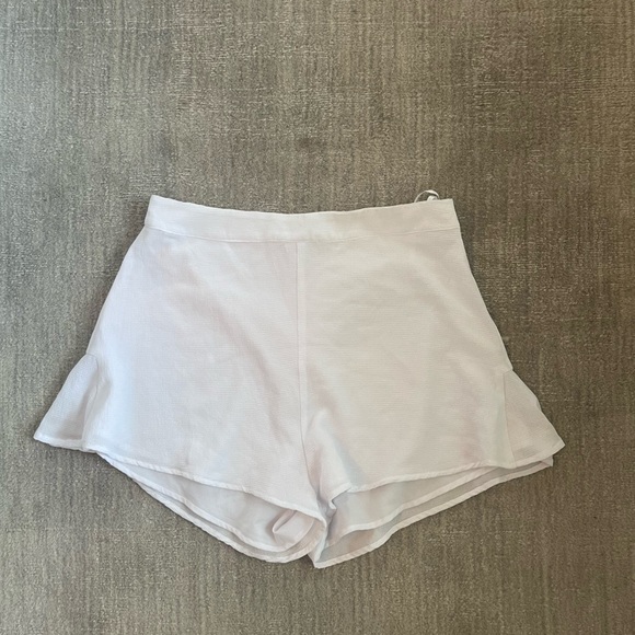 NEW superdown Cory Flutter Shorts - Picture 3 of 5
